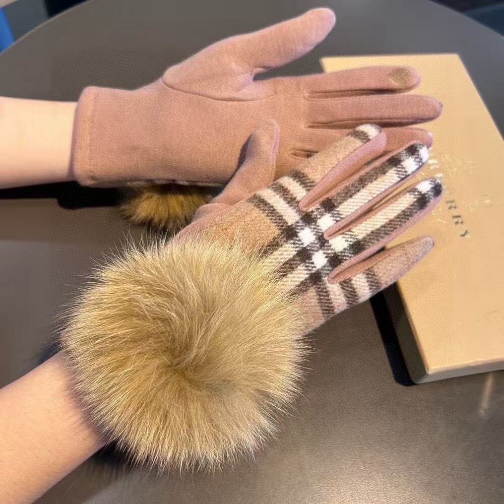 Burberry Check Plaid Faux Fur Pom Pom Touchscreen Winter Gloves